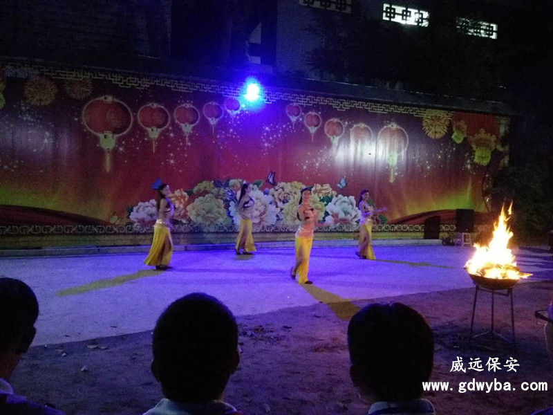 篝火晚会.jpg 篝火晚会.jpg