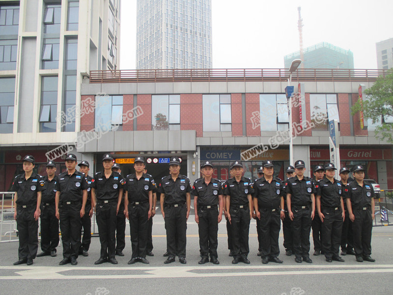 有人说：保安的高光时刻已经过去？错！保安的好日子才刚刚开始