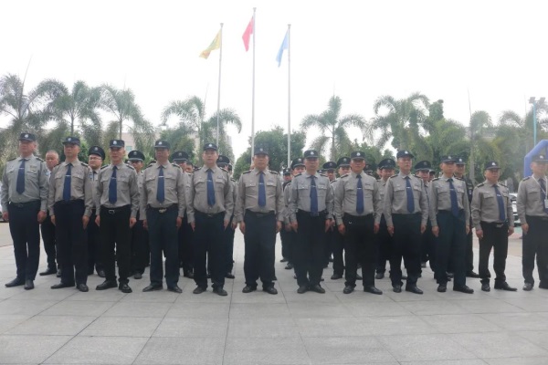 勇救落水女子，景区保安见义勇为获表彰