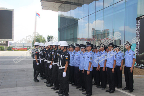 珠海巡逻保安独斗持刀歹徒 身中5刀后将对方制伏