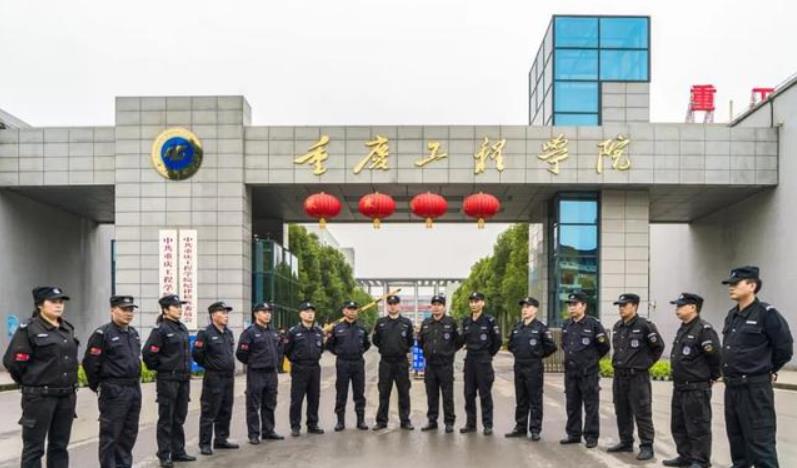 保安队长钟守印：我们是校园防疫的最前线